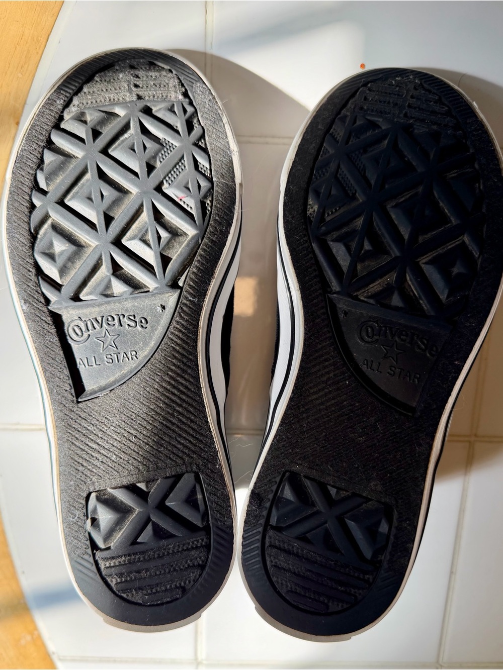 Women’s Converse - Picture 8 of 9